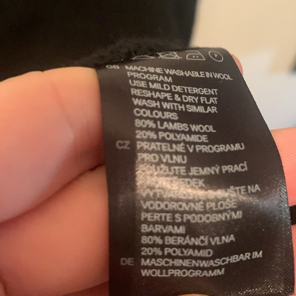 Elegant Jet Black Lambs Wool Quarter Button Sweater from H and M SZ Small - Picture 4 of 6